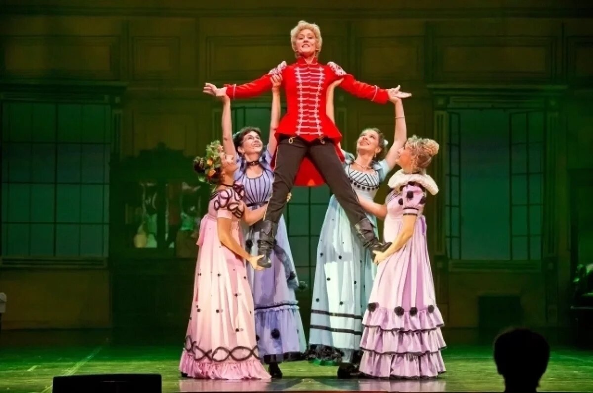    «Гусарская баллада».