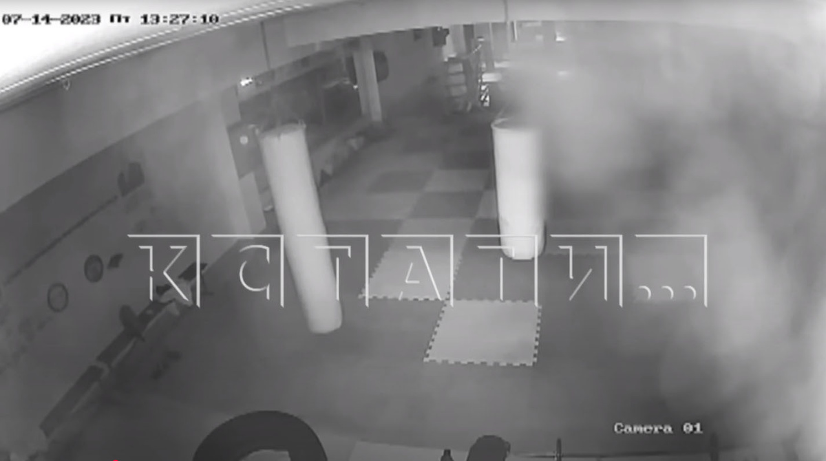 Тренеры смогли найти эпизод от 2023 года, где тренер домогался спортсмена. Скриншот "Кстати"