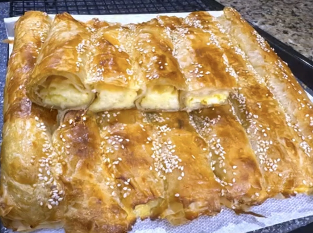 Сырный пирог из теста фило: хрустящая корочка и тающая начинка