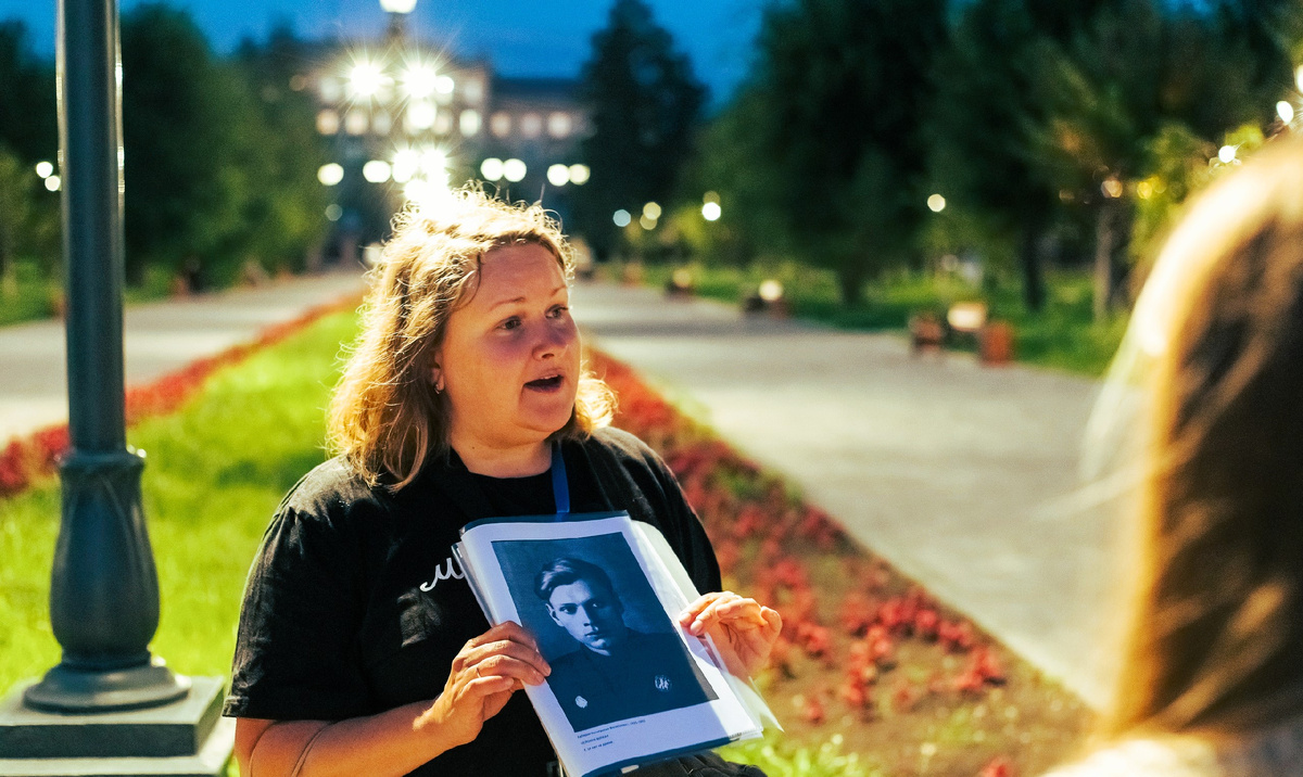 На экскурсии в сквере Металлургов