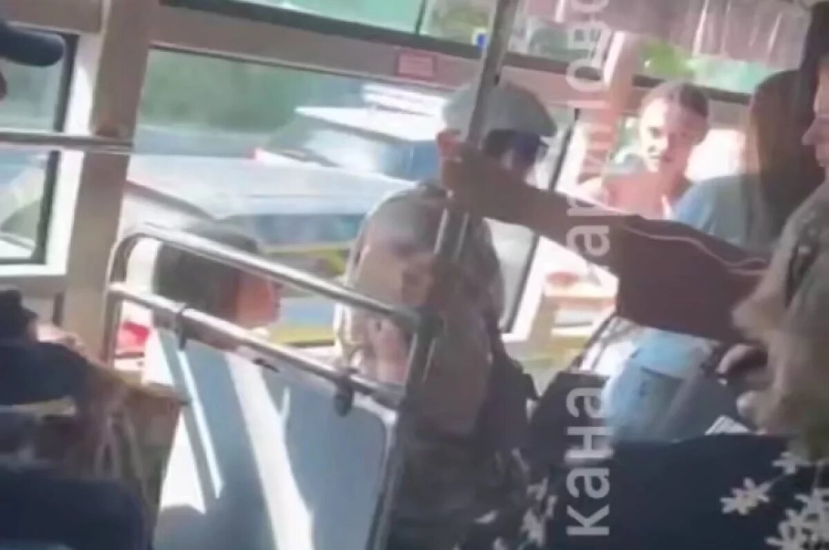    Возбуждено уголовное дело после нападения на школьницу в автобусе