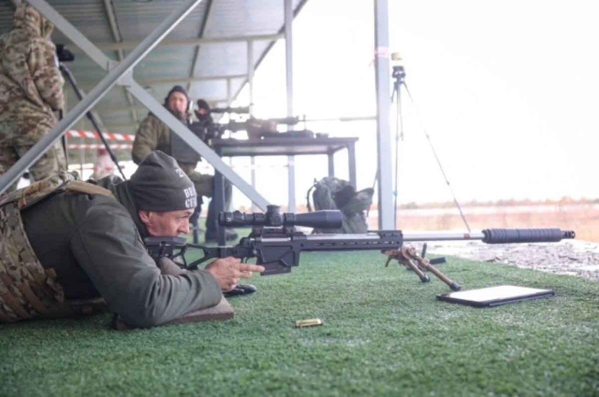    Дмитрий Демешин и главы регионов ДФО провели стрельбы на полигоне в Якутии