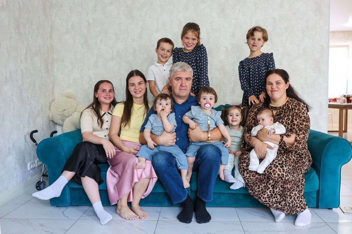    В семье Сусловых все помогают друг другу