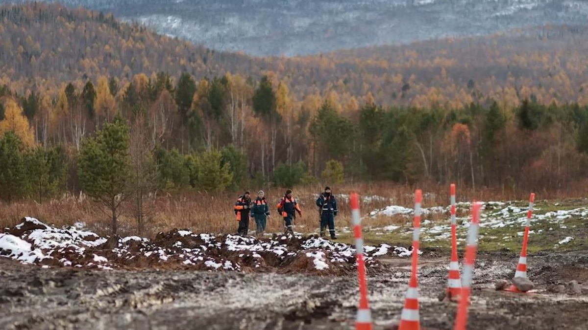     Поиски семьи Усольцевых ведутся на земле и с воздуха