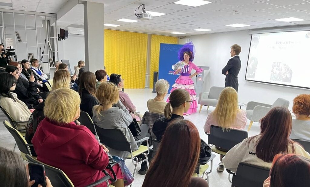 Листайте вправо, чтобы увидеть больше изображений