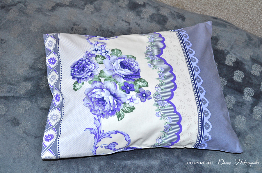 Подушка получилась небольшая. Новая ткань на обеих наволочках, украшает и дарит чувство удовлетворения. 