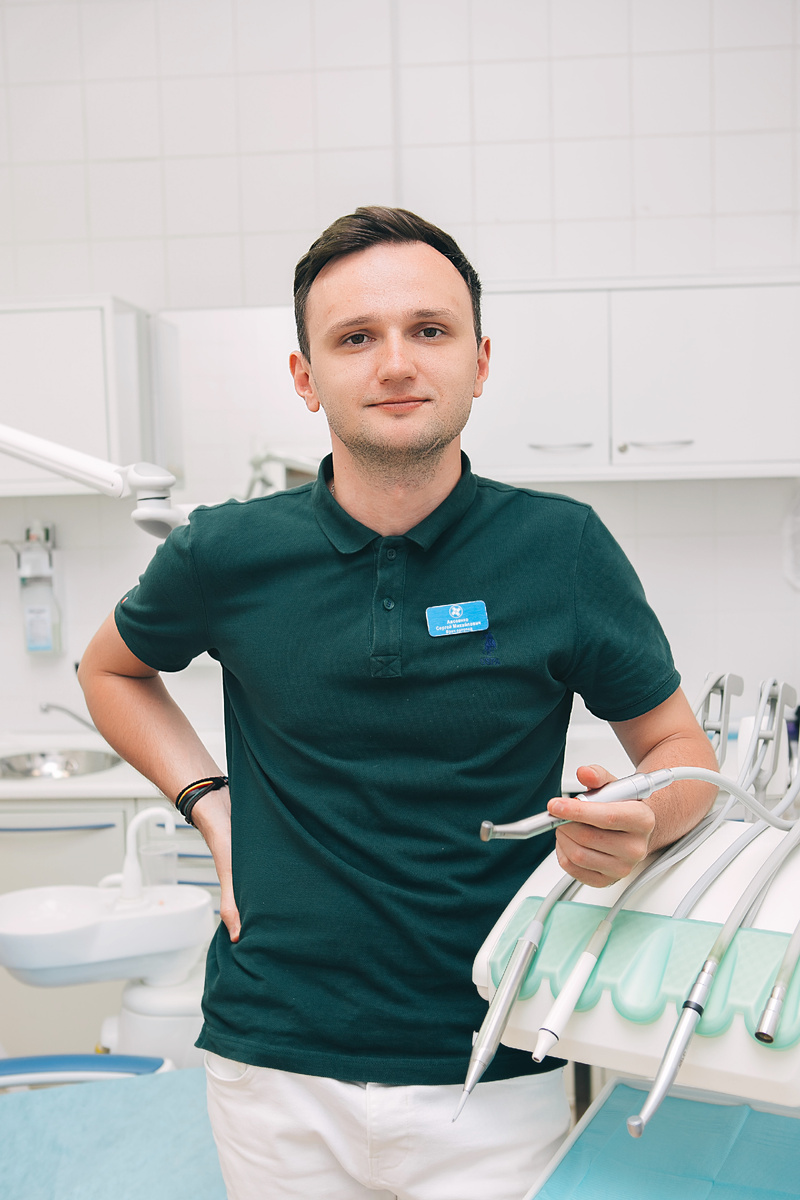 Фотография взята с сайта стоматологии Дмитрович Фэмили https://www.dmitrovich.ru/