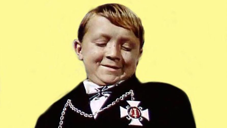 Продал Родину за банку варенья и корзину печенья. Фото кадра из фильма "Мальчиш-Кибальчиш"