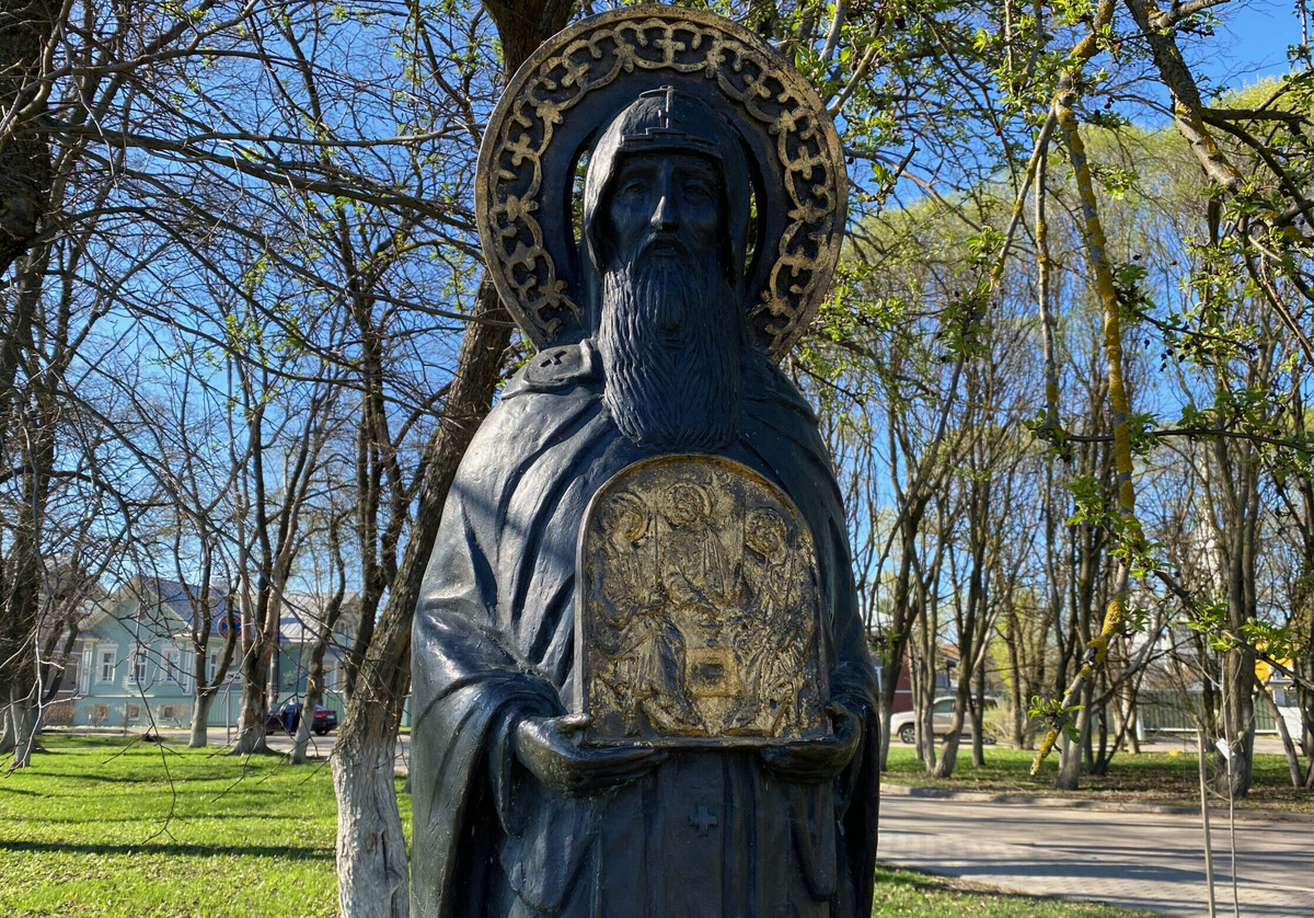 Памятник монаху Герасиму в Вологде