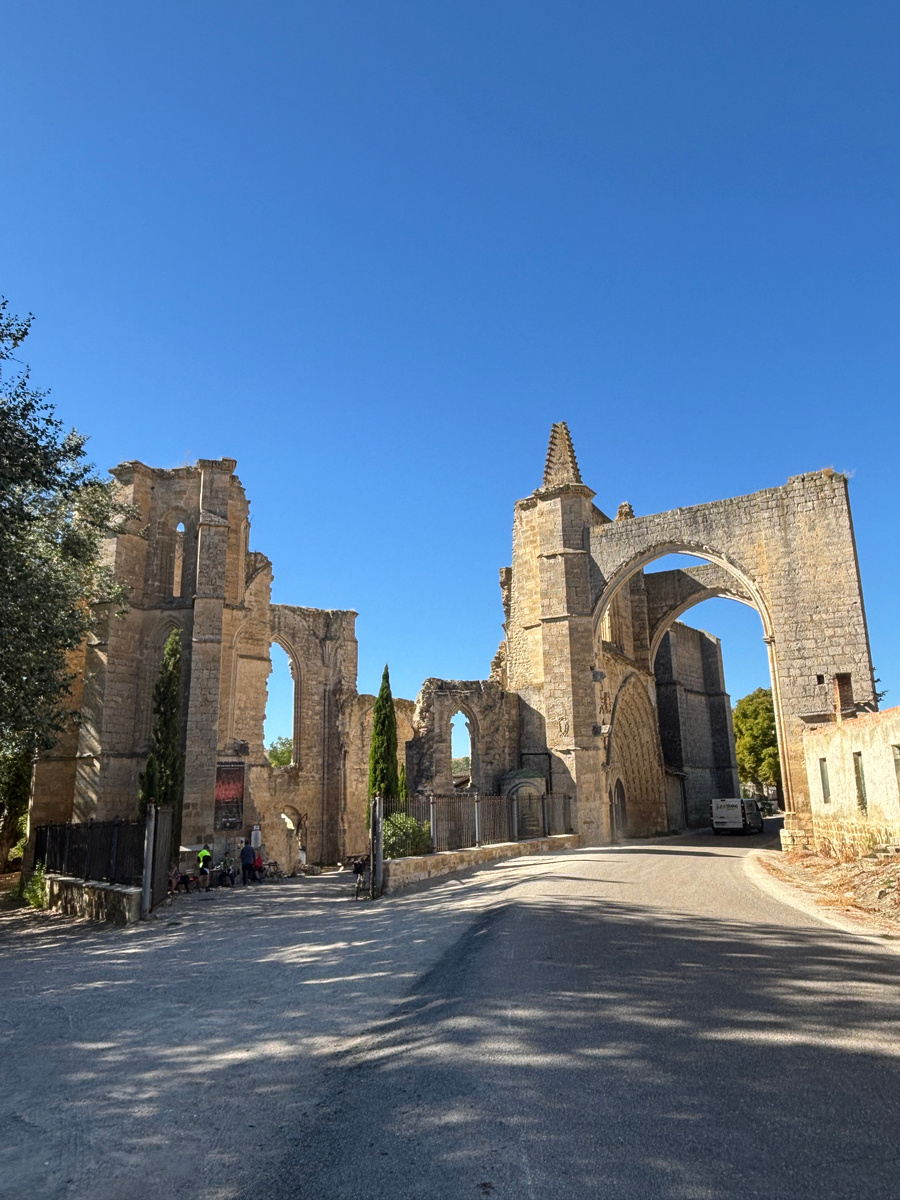 Руины монастыря