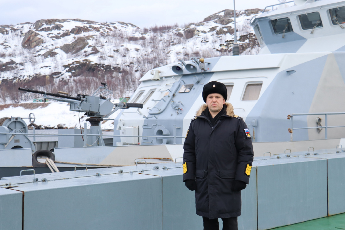 Главный старшина Александр Дубинин