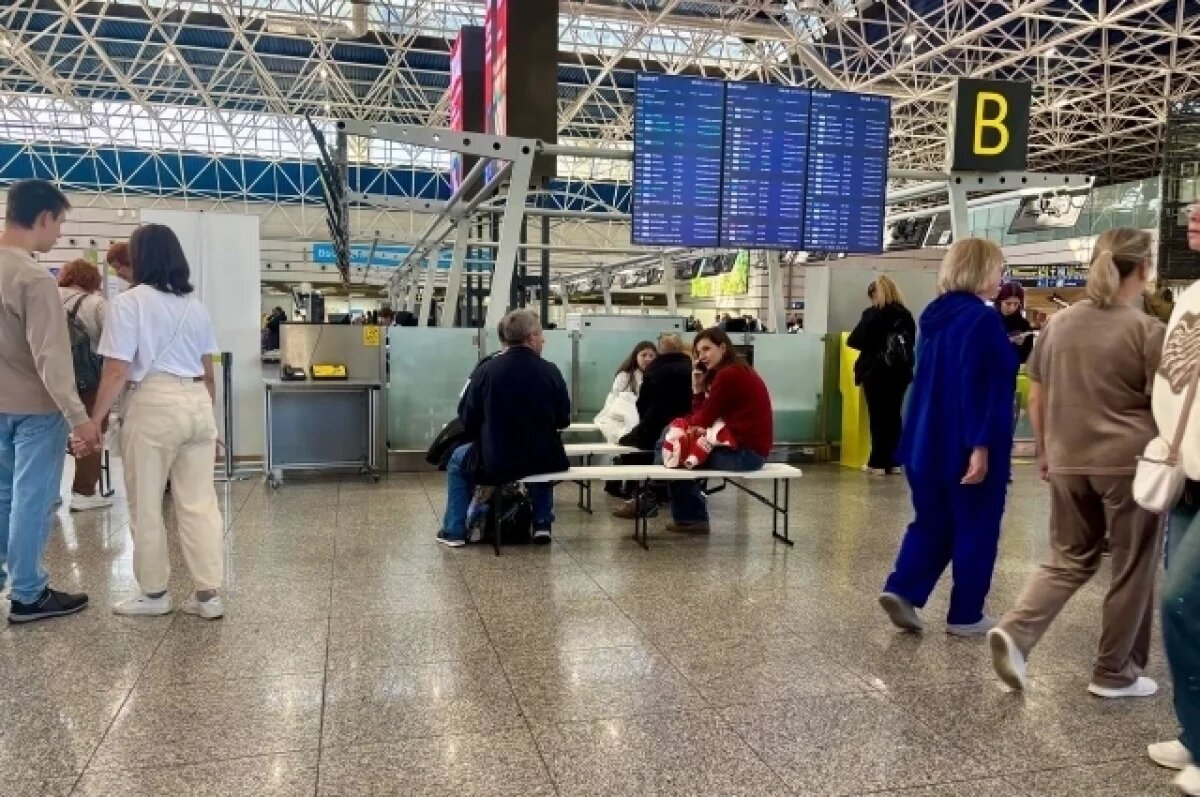    12 рейсов ушли на запасные аэродромы после закрытия аэропорта в Сочи