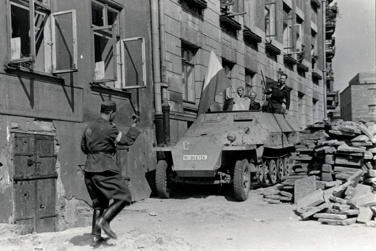    БТР дивизии СС «Викинг», захваченный группой «Крыбар»