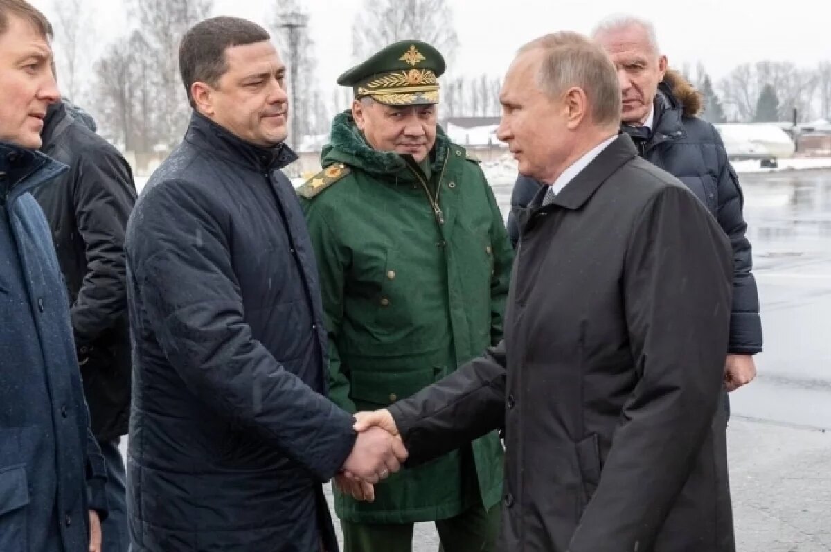    Ведерников поздравил от имени псковичей с Днем рождения президента России