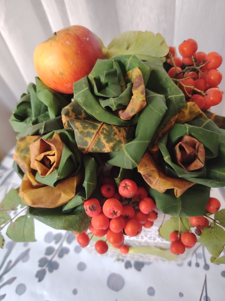 Розы из клена