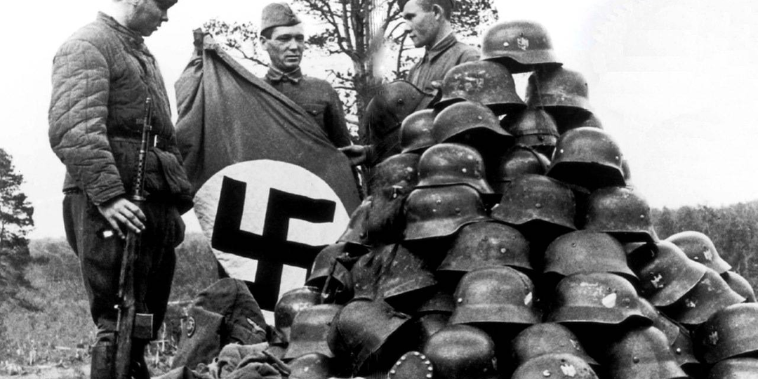 Он обещал матери не стрелять в людей, но поставил на конвейер смерть для фашистских монстров...