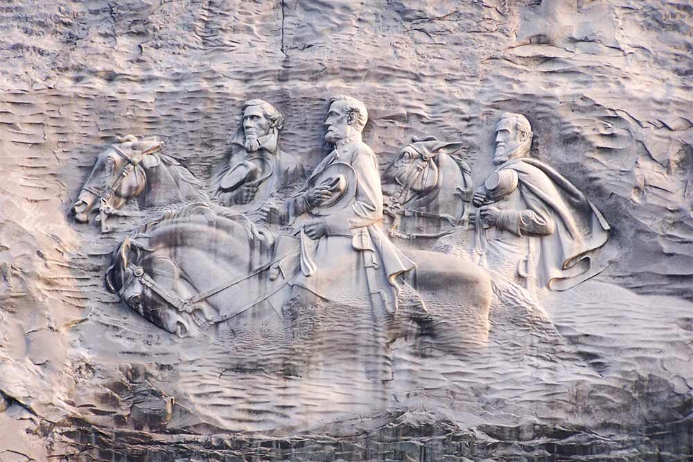 Фото барельефа Стоун-Маунтин в наши дни