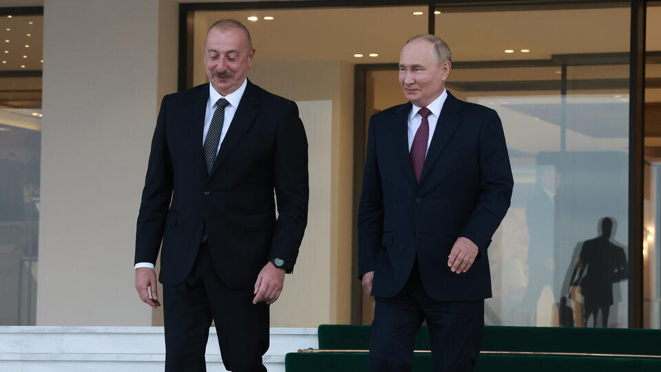     Алиев по телефону поздравил Путина с днем рождения РИА Новости/Вячеслав Прокофьев