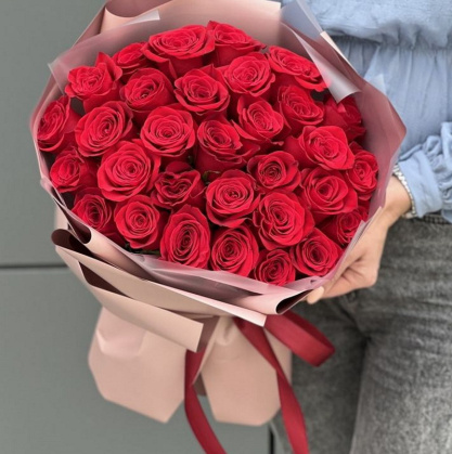 Классические красные розы