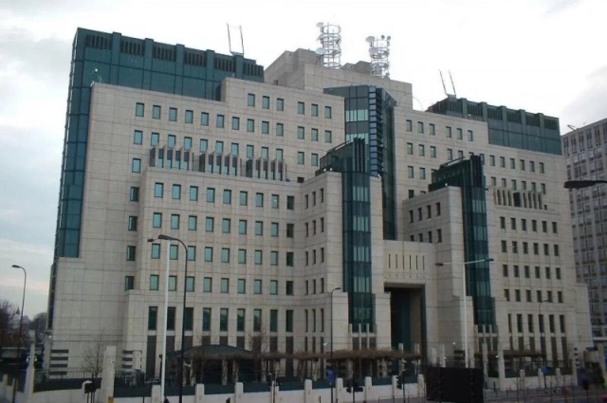    Главный корпус Секретной разведывательной службы МИД Великобритании в Лондоне.