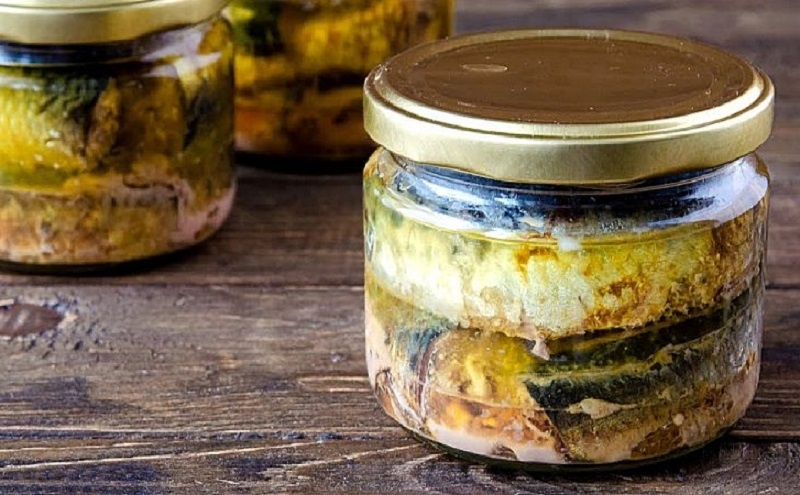 Домашние рыбные консервы: сардины в масле за пару часов