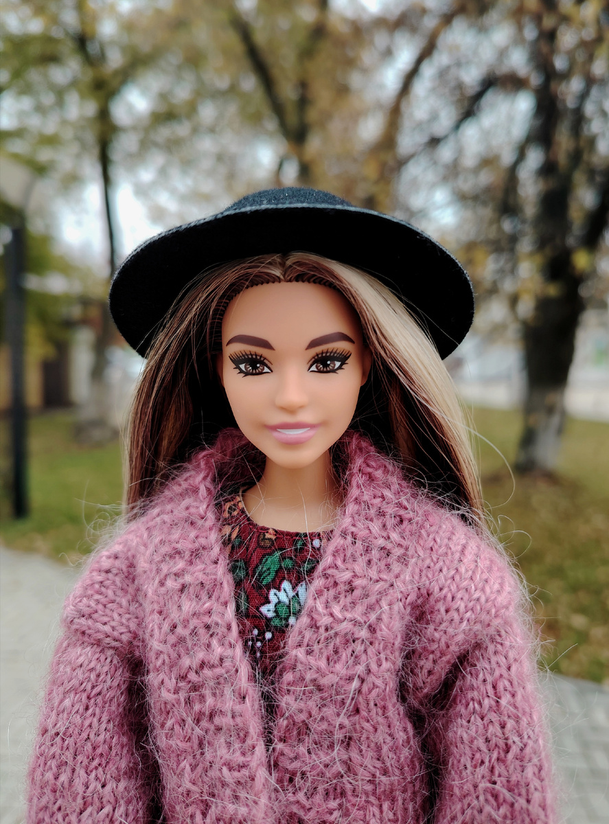 Дана, Barbie Day&Play на пышном теле йоги