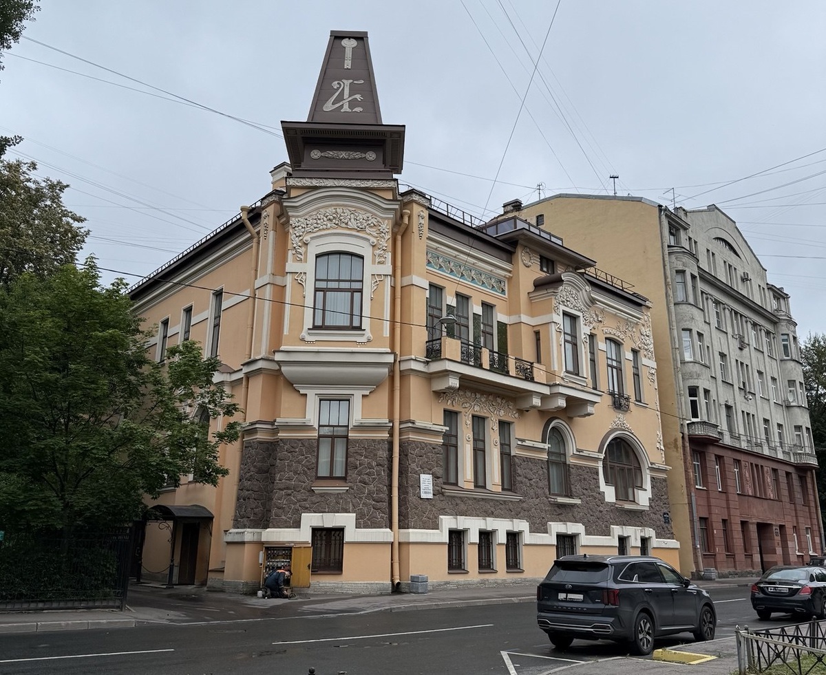 Особняк М.Г. Савиной и А.Е Молчанова, ул. Литераторов