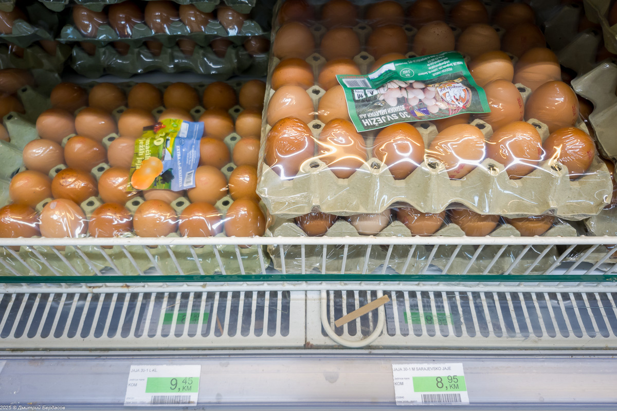 Яйца 4,40 евро за 30 штук, или 140 рублей за десяток.