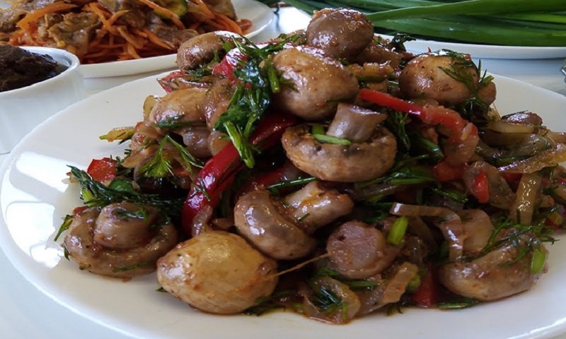 Грибы по-корейски: быстрая мариновка для яркой закуски