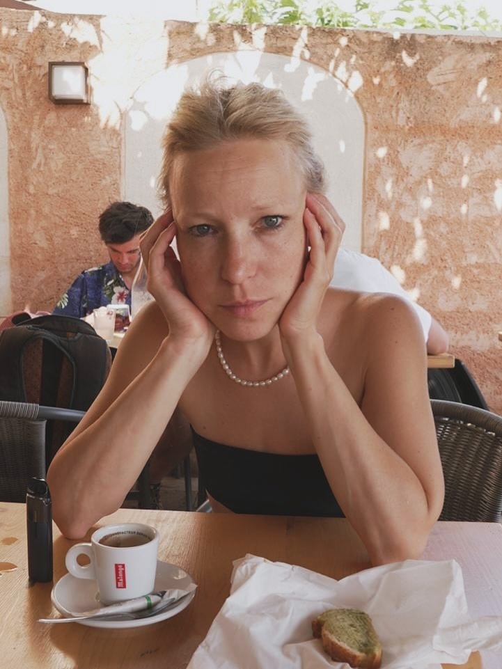    Мария Шалаева работает водителем такси в ПарижеСоцсети Марии Шалаевой