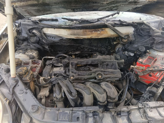    В Омутнинске на ходу загорелся автомобиль «Форд»