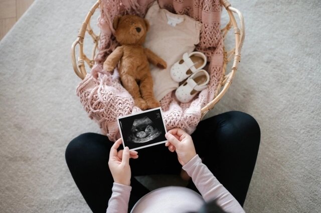    Медики рекомендуют рожать первого ребёнка до 25 лет. Фото: istockphoto.com