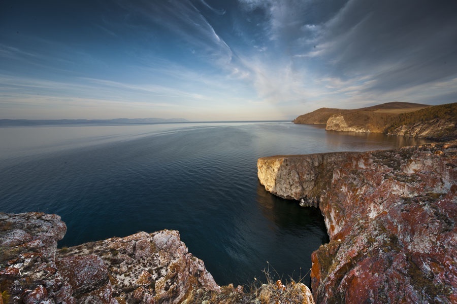    Байкал 20 процентов всего мирового запаса пресной воды и 80 процентов пресных озер. / Фото: Константин Кокошкин