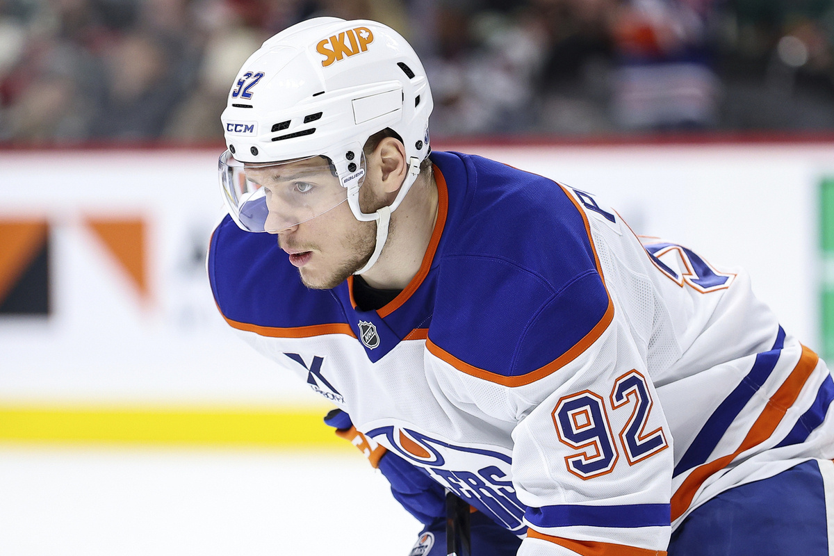 Василий Подколзин остается "нефтяником" еще три сезона / Фото: AP