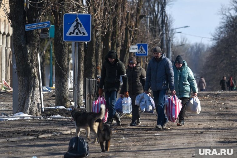    Местные жители помогали ВС РФ провизией во время продвижения в Купянске