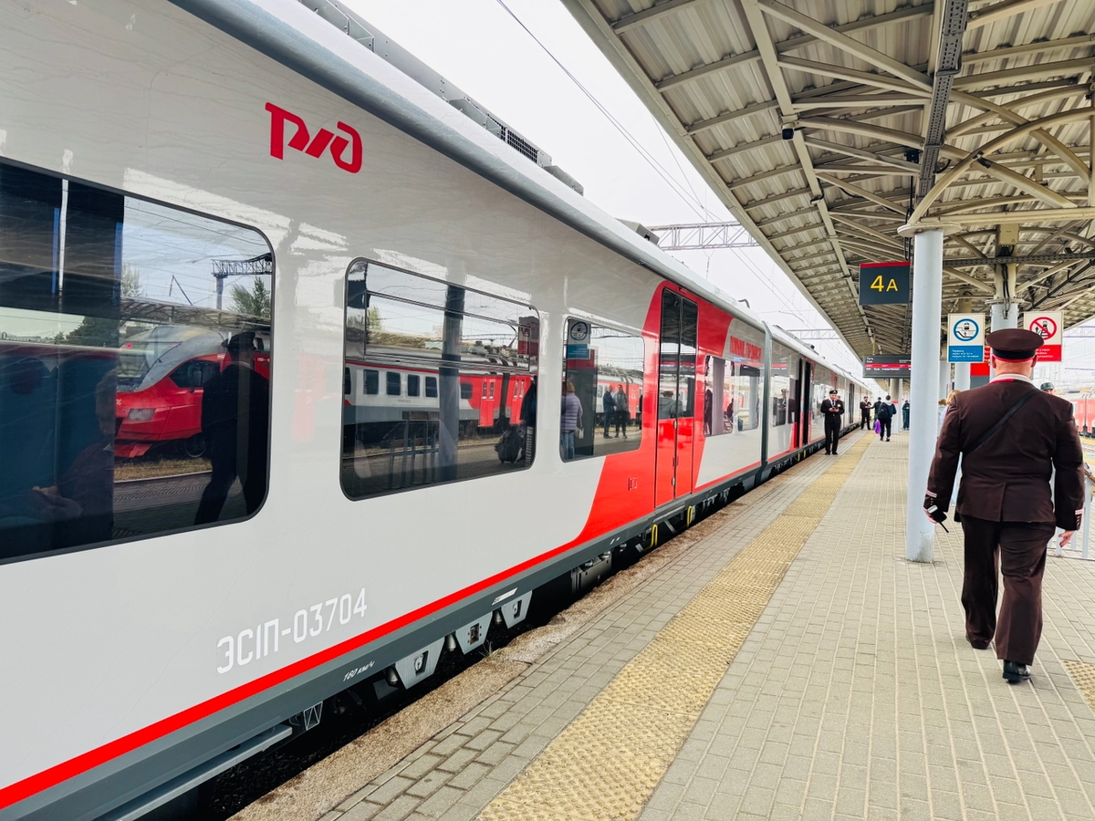 Проводник, вокзал, состав...