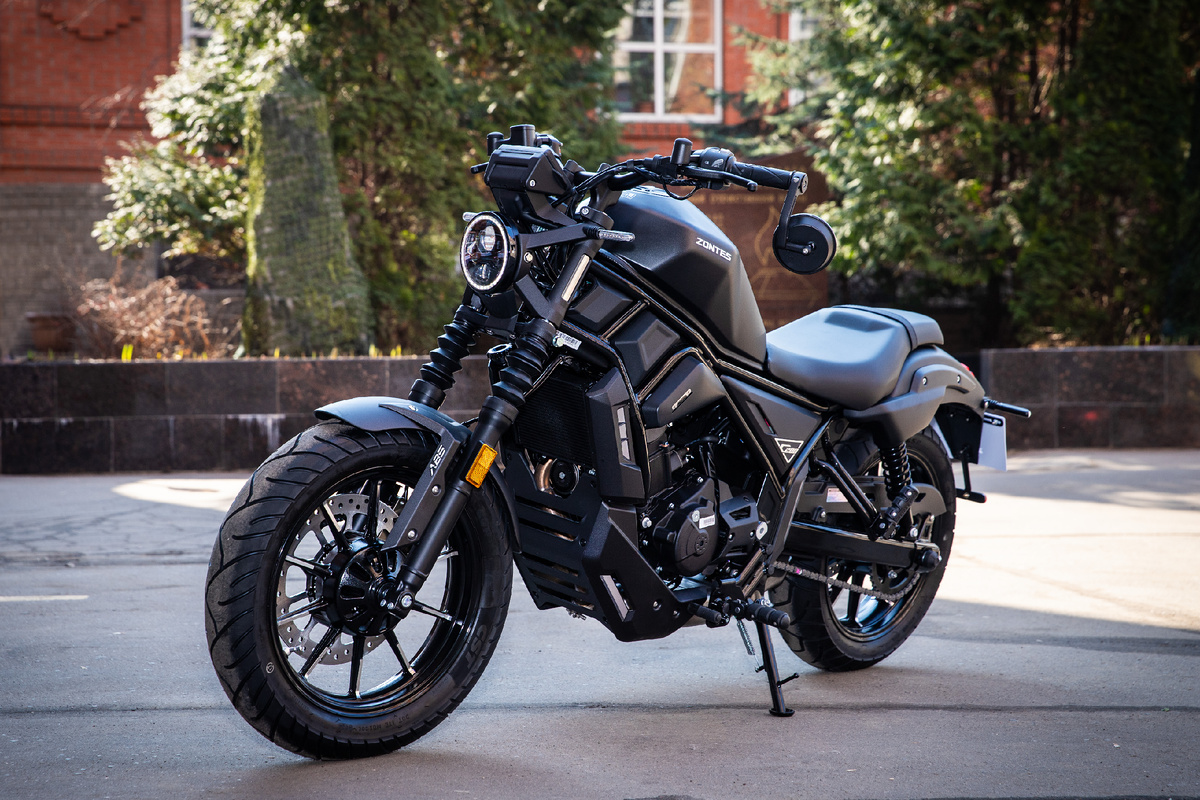 В Zontes 200-C2 сочетаются олдскульные и хай-тек черты