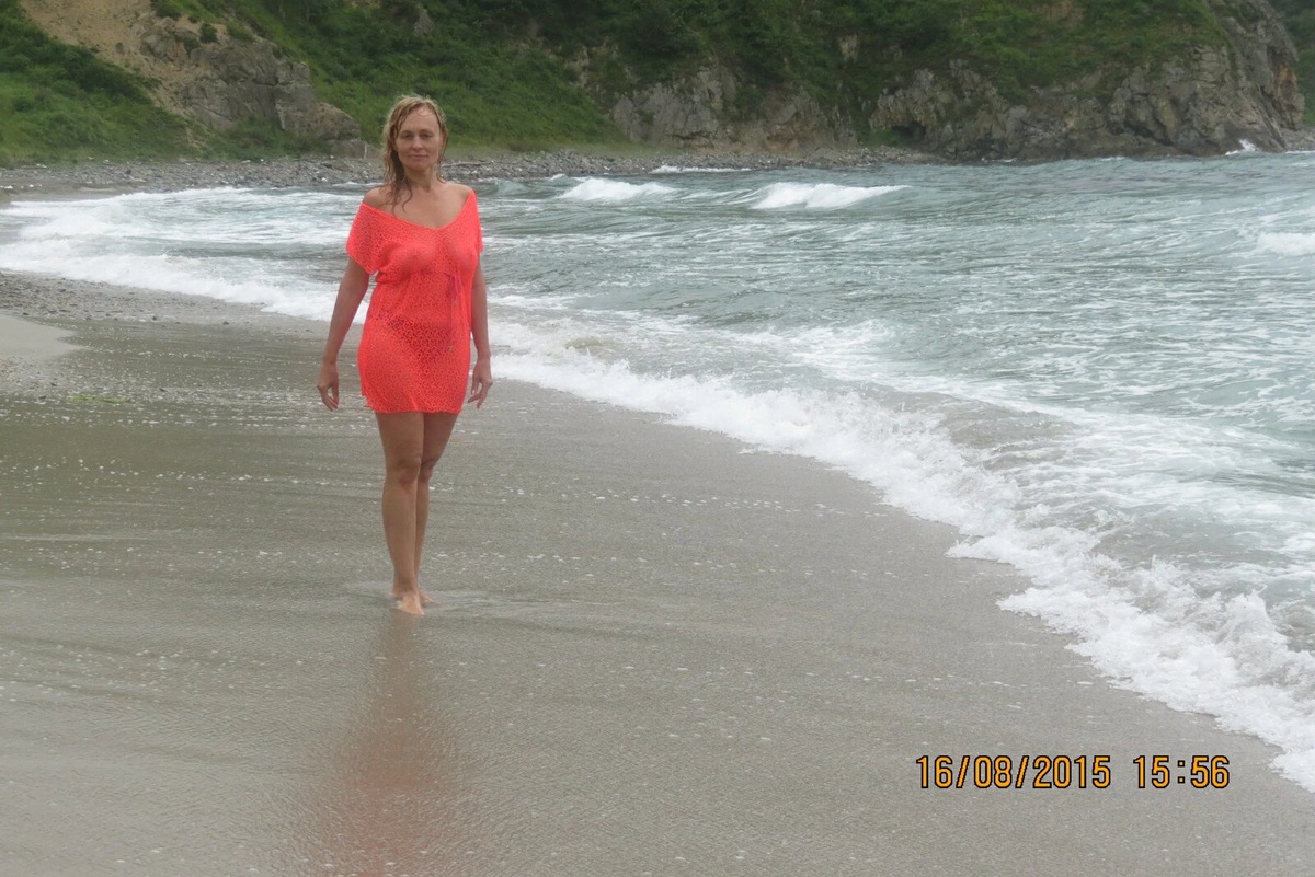 Наконец-то справилась, и можно просто походить по очень приятному пляжу бухты