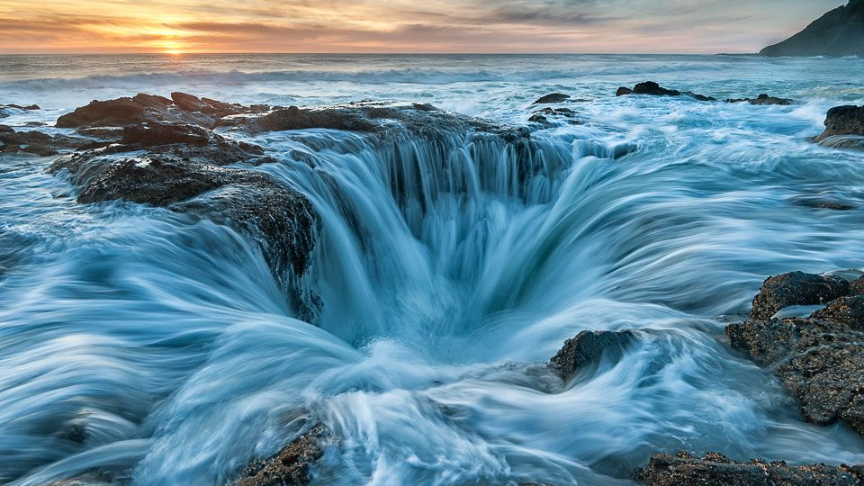 Колодец Тора — место, куда уходит океан. Почему его боятся даже дайверы