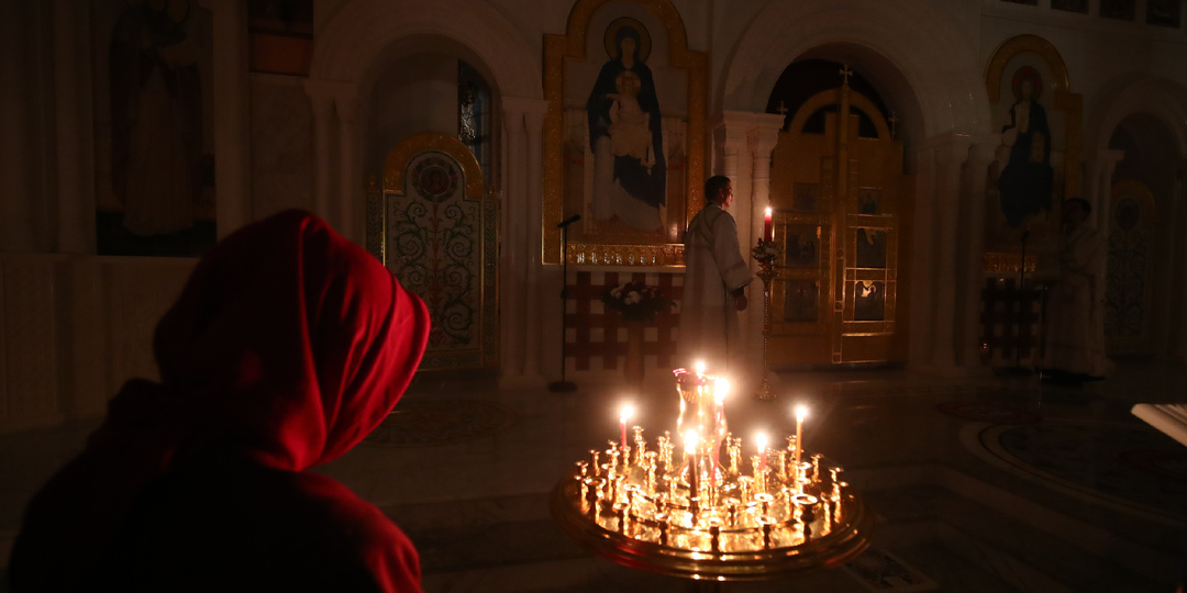 Приснился умерший родственник: чем грозит, что значит и что нужно делать православному
