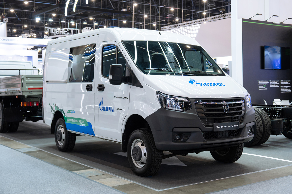 Грузопассажирский фургон «Соболь NN 4х4» с битопливным двигателем
