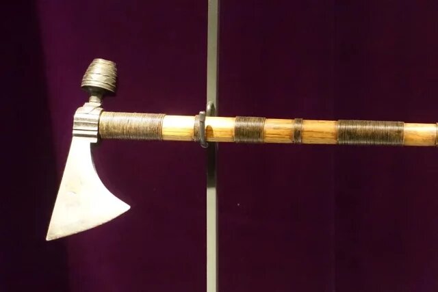    Что означает слово «томагавк»?