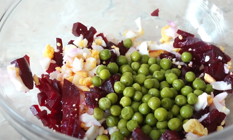 10 бюджетных салатов из свеклы: вкусно, полезно и экономно (вдруг кто искал)