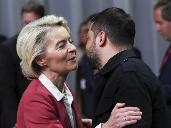    © AP Photo / Suzanne Plunkett/Pool Photo via AP