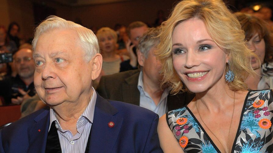 Когда Олег Табаков стал худруком, Петру пришлось уйти из театра. А может его мэтр выгнал из-за Зудиной