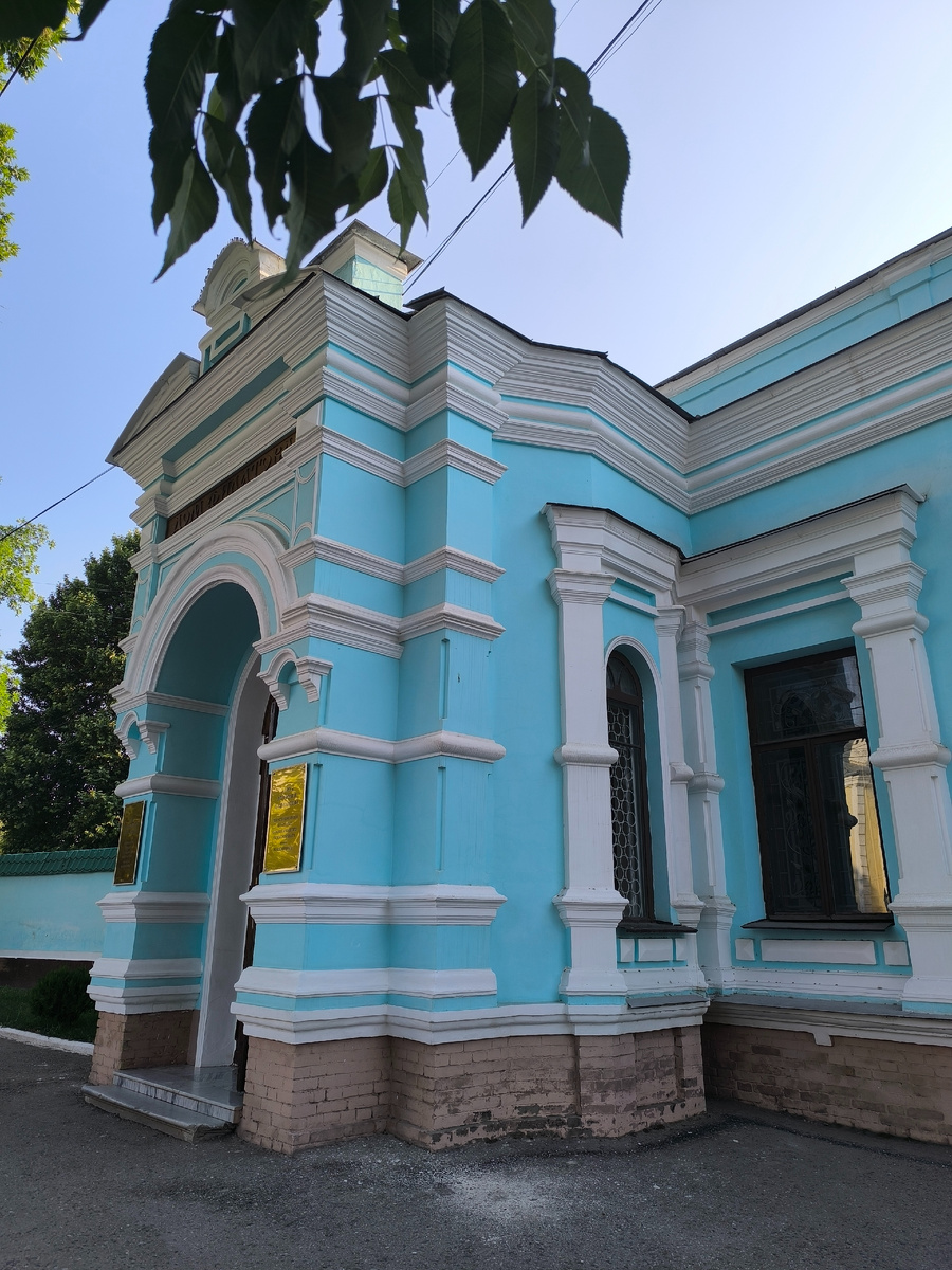 Здание завода