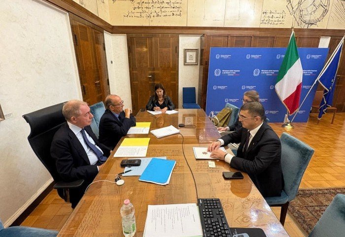 Встреча Тойлы Комекова с Адольфо Урсо, 6 октября, 2025 г., Рим, Италия (Фото: mimit.gov.it)