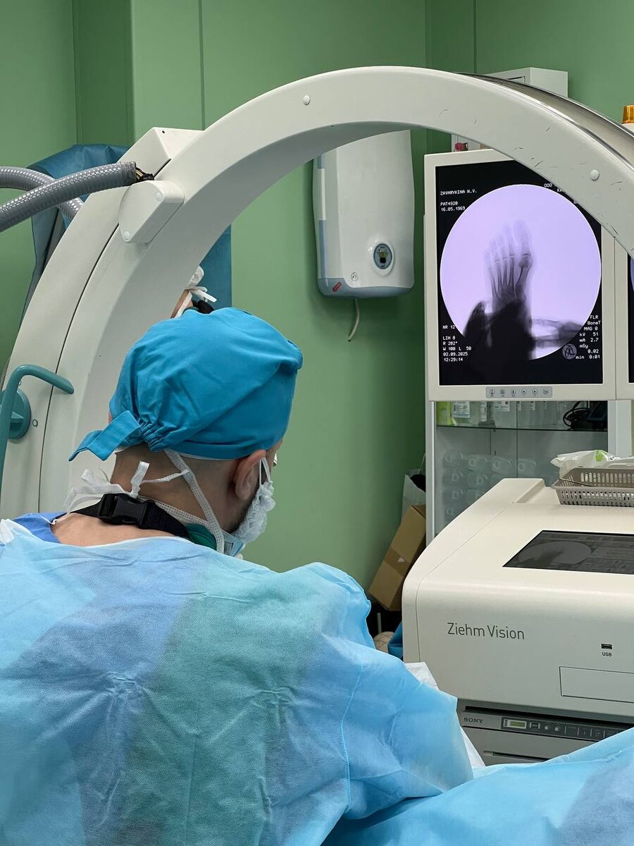 Так я работаю в операционной - рентген помогает делать операцию с ювелирной точностью.