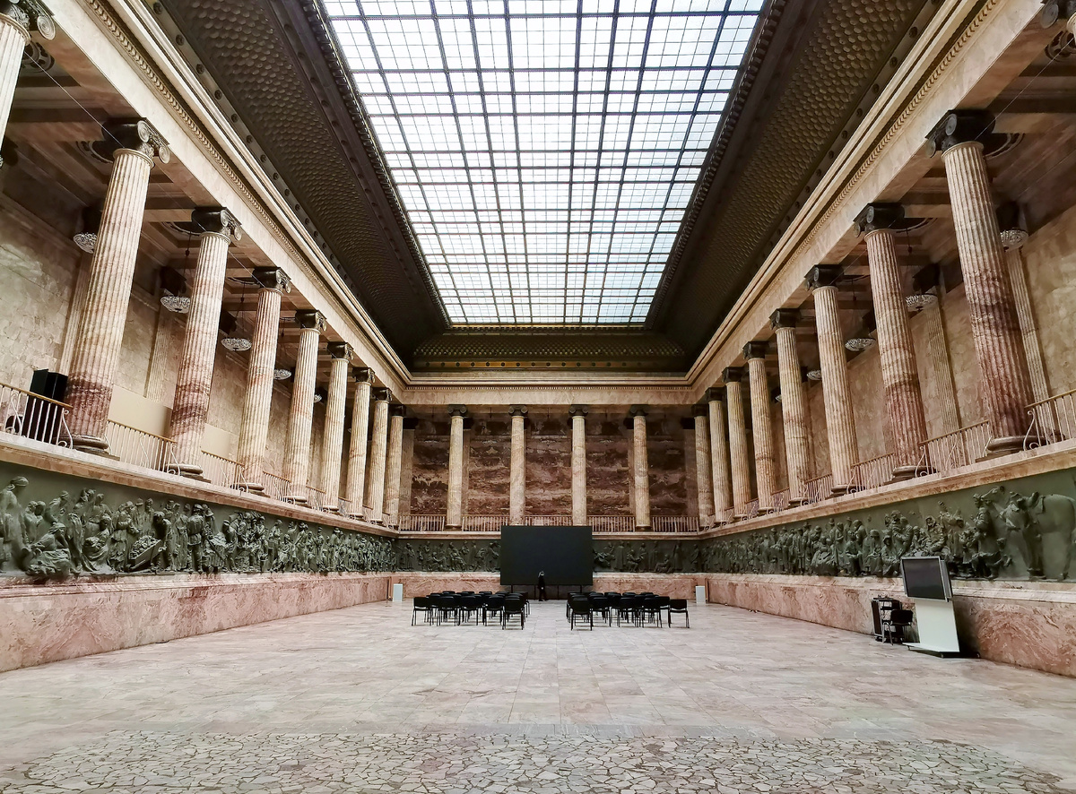 Мраморный зал. Фото автора.