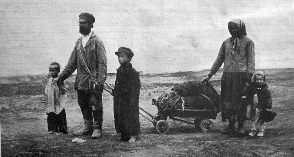 Про кого в старину говорили "ни кола, ни двора"?